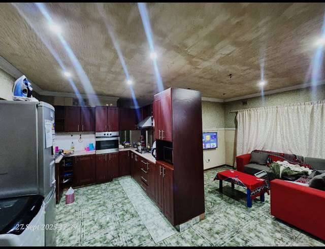 3 BEDROOM FREESTANDING FOR SALE IN BAKERVILLE HEIGHTS